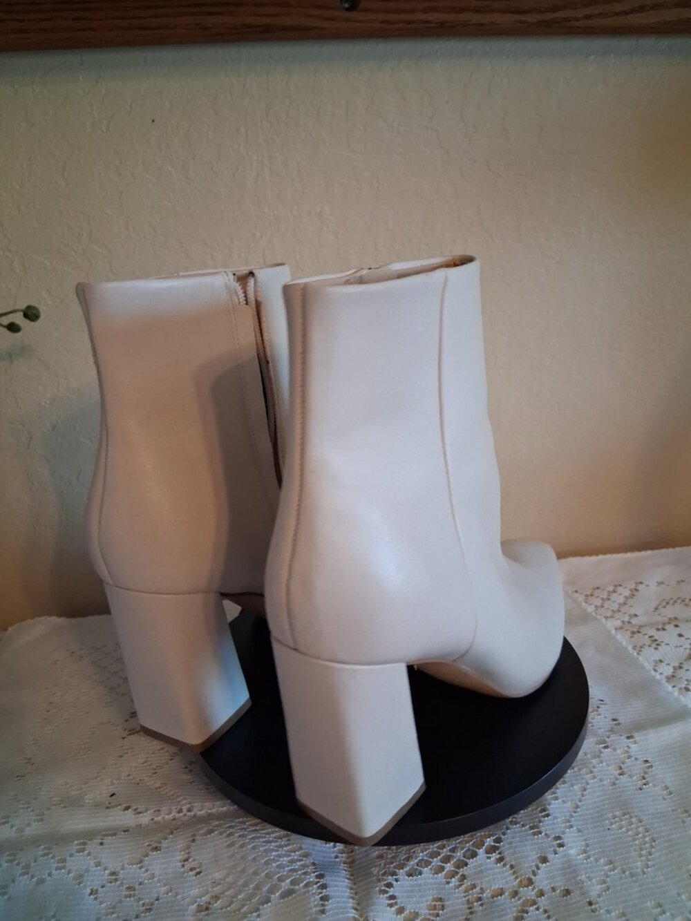 Mark Fisher L.T.D. Yanar pointed toe ankle boots. Ivory shade. Size 9 1/2. - Picture 11 of 15